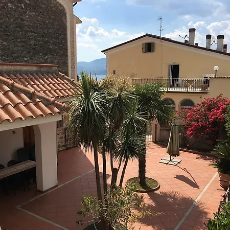 Holiday home Vacanze Torre Petrosa