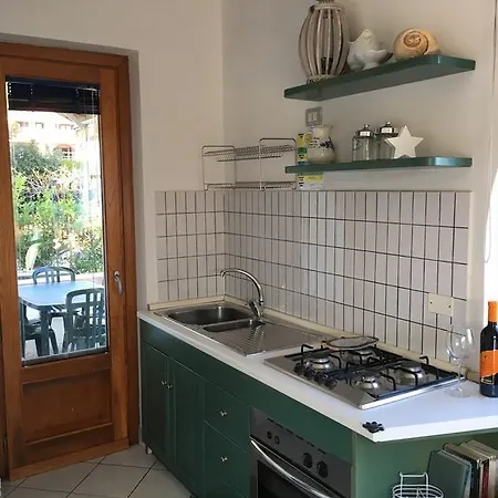 Holiday home Vacanze Torre Petrosa *