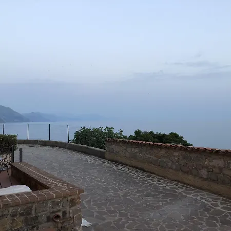Holiday home Vacanze Torre Petrosa *