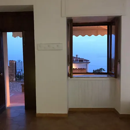 Vacanze Torre Petrosa Holiday home *